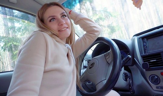 Russian nurse made a blowjob right in the car and does not m...