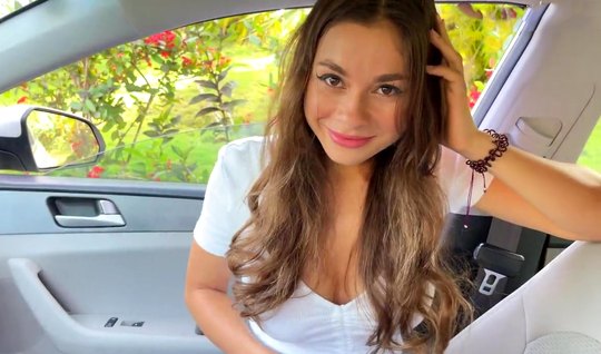 Russian girl in the car gave the guy real pleasure and sex w...